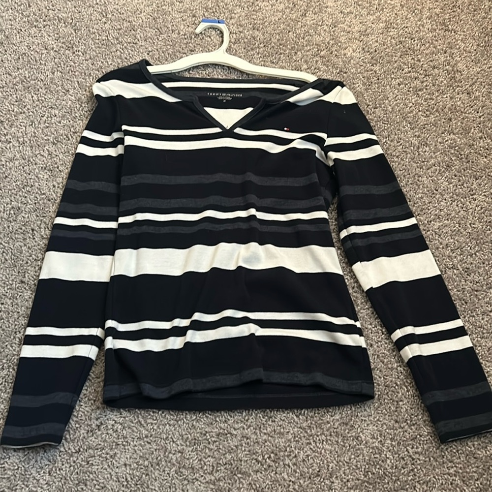 Wide neck Tommy Hilfiger long sleeve!
